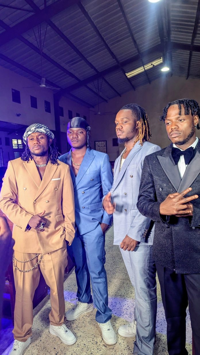 4 Na 5 Ft. Mr Phill & Triple M – Inshila